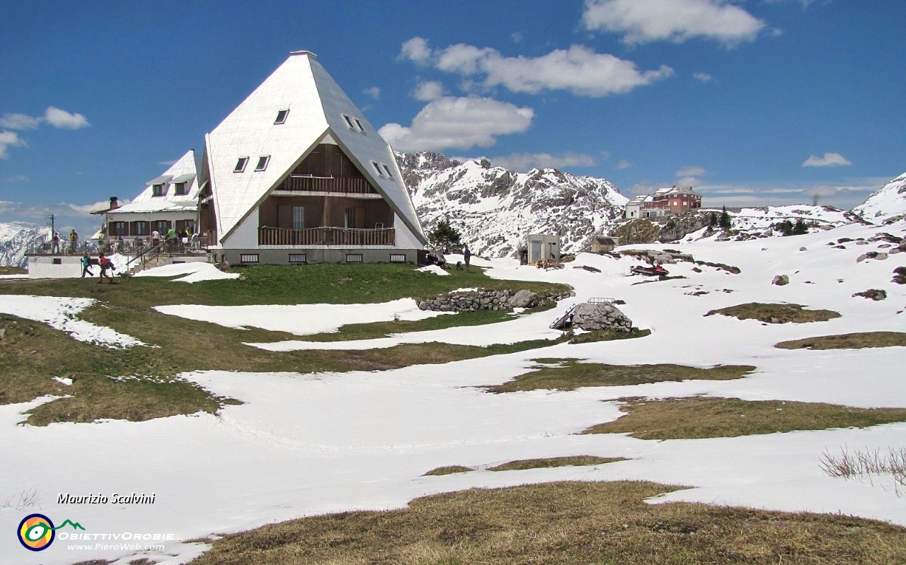 24 Rifugi Nicola e Cazzaniga....JPG